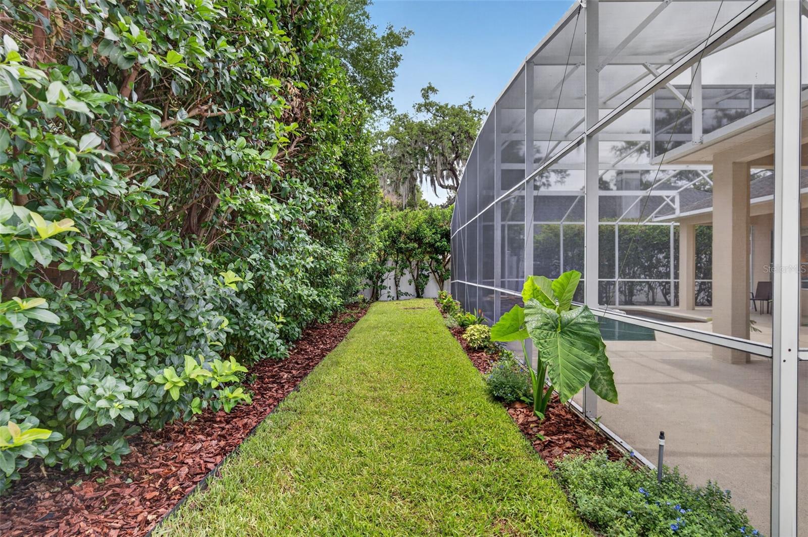 DEER POINTE - Residential