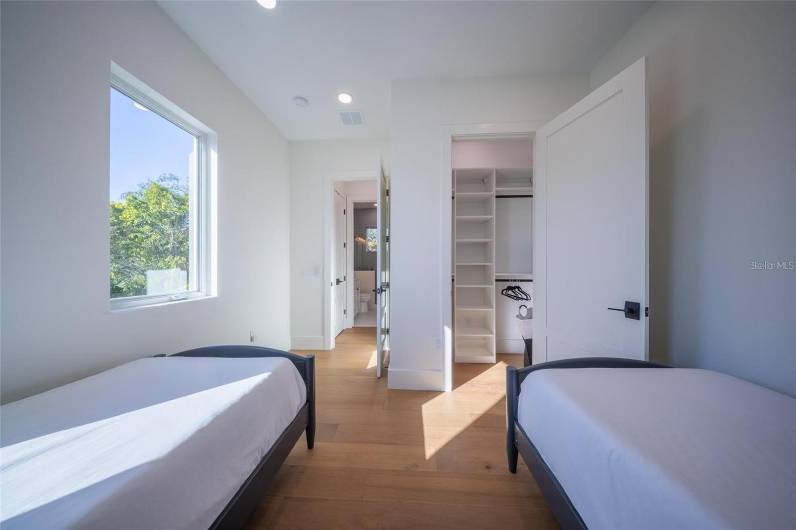 RUSTIC LODGE - Residential