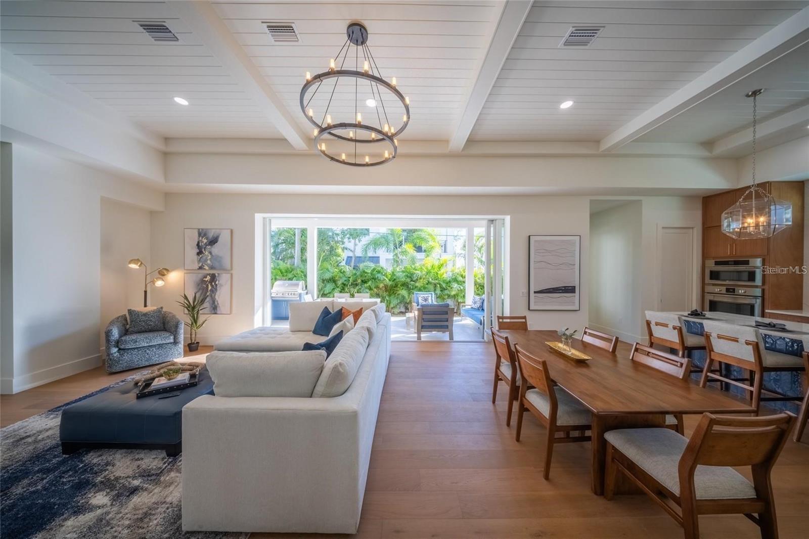 RUSTIC LODGE - Residential
