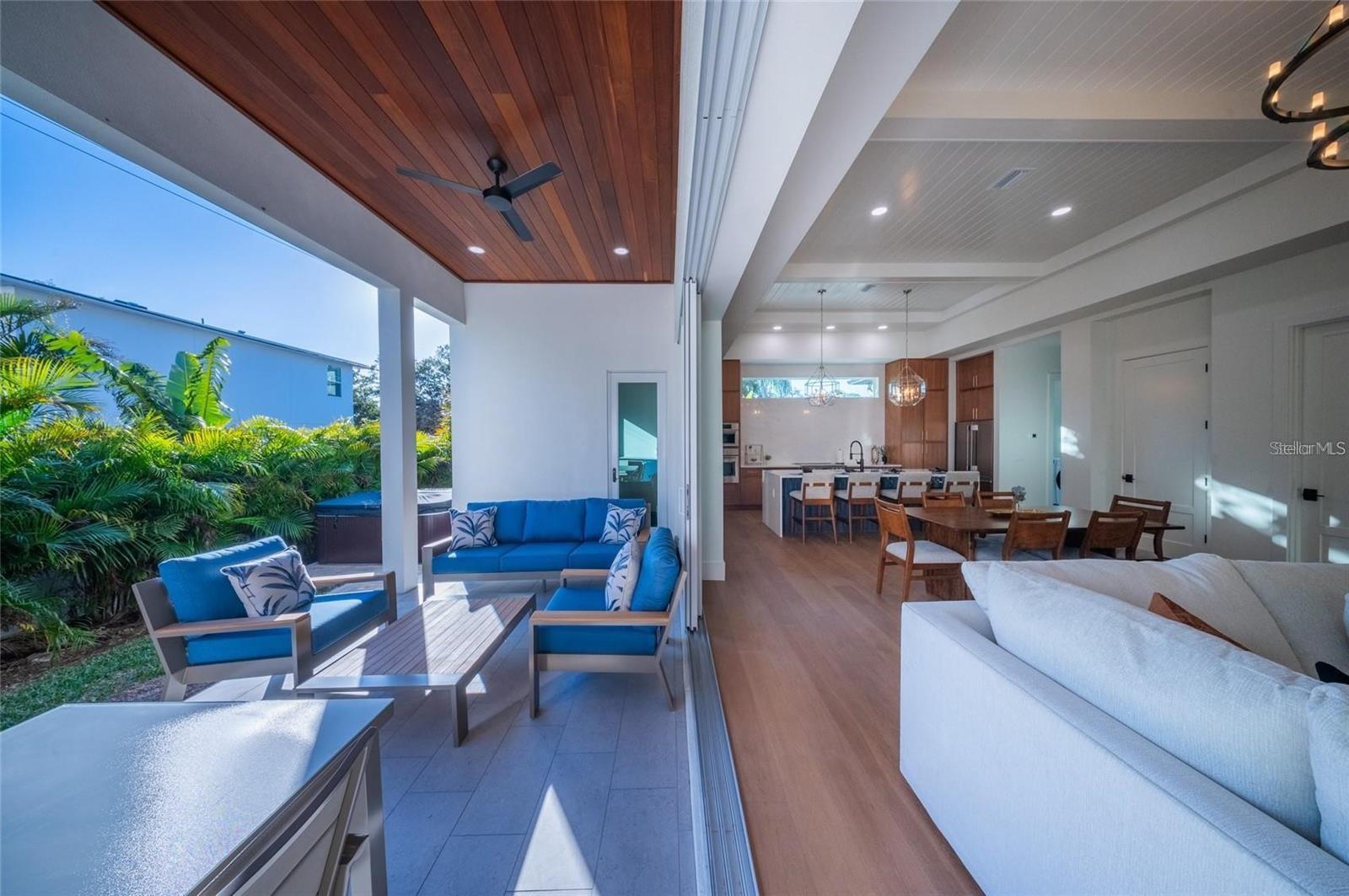 RUSTIC LODGE - Residential
