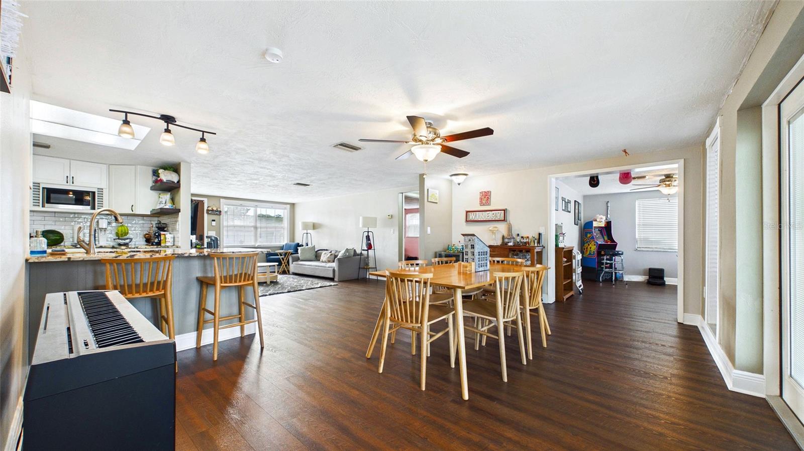 PARK LAKE ESTATES - Residential