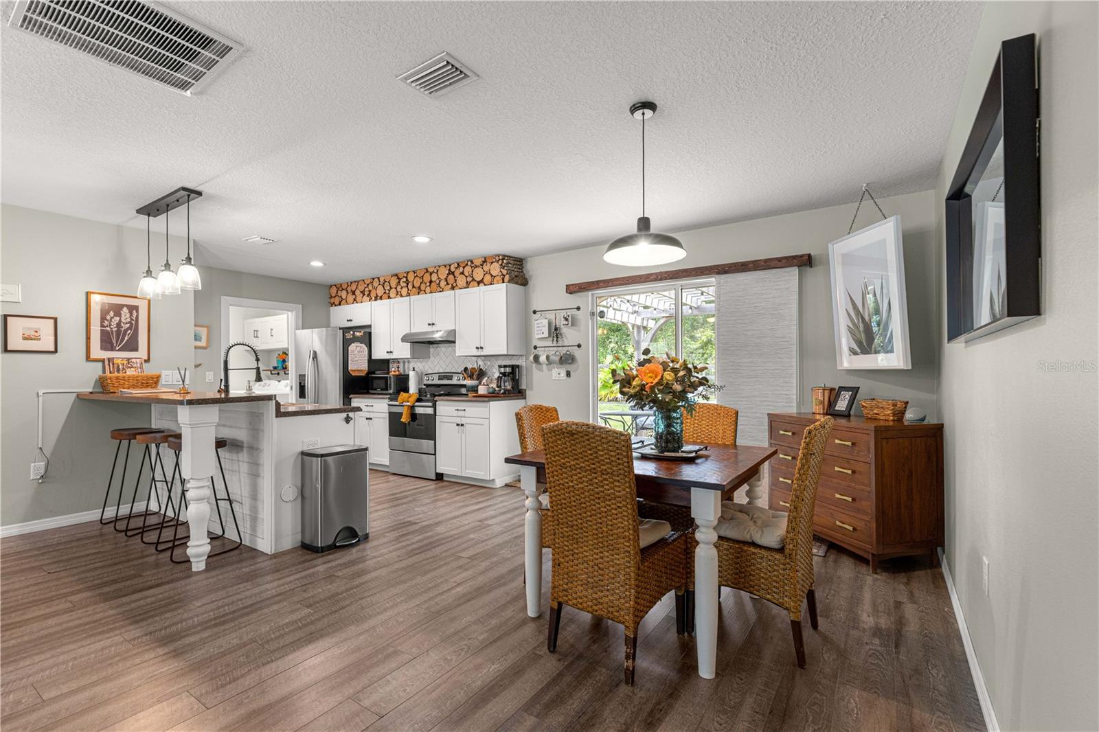 OCALA PARK ESTATE - Residential Lease