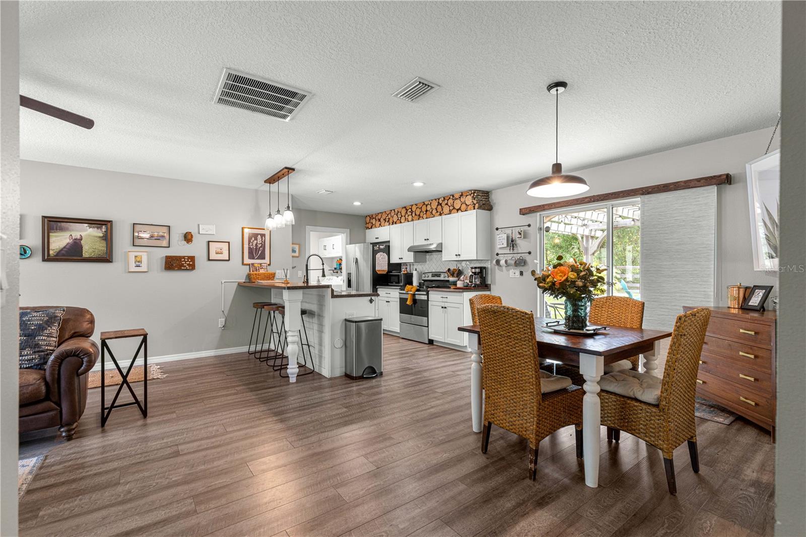 OCALA PARK ESTATE - Residential Lease
