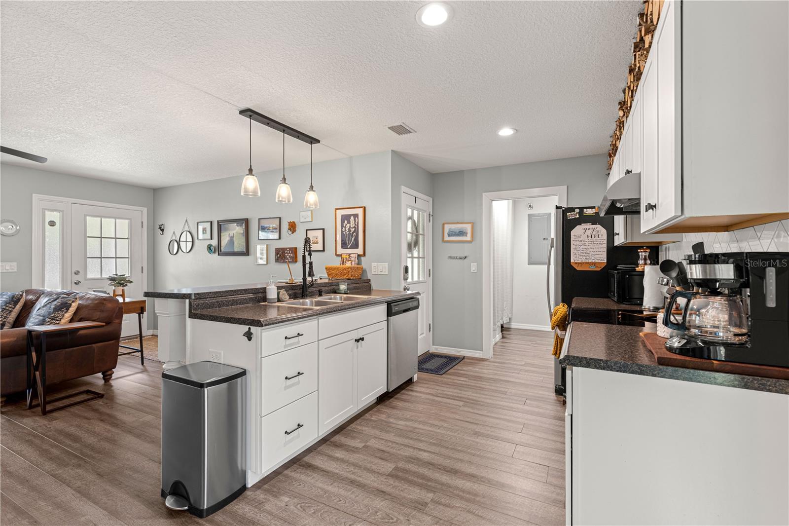 OCALA PARK ESTATE - Residential Lease