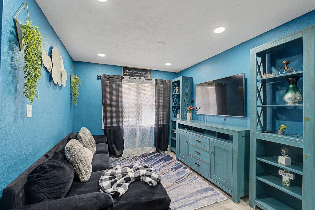 LINCOLN ESTATES - Residential