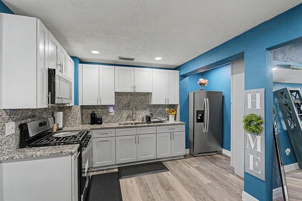 LINCOLN ESTATES - Residential