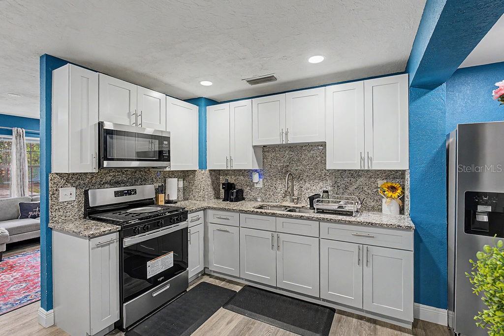 LINCOLN ESTATES - Residential
