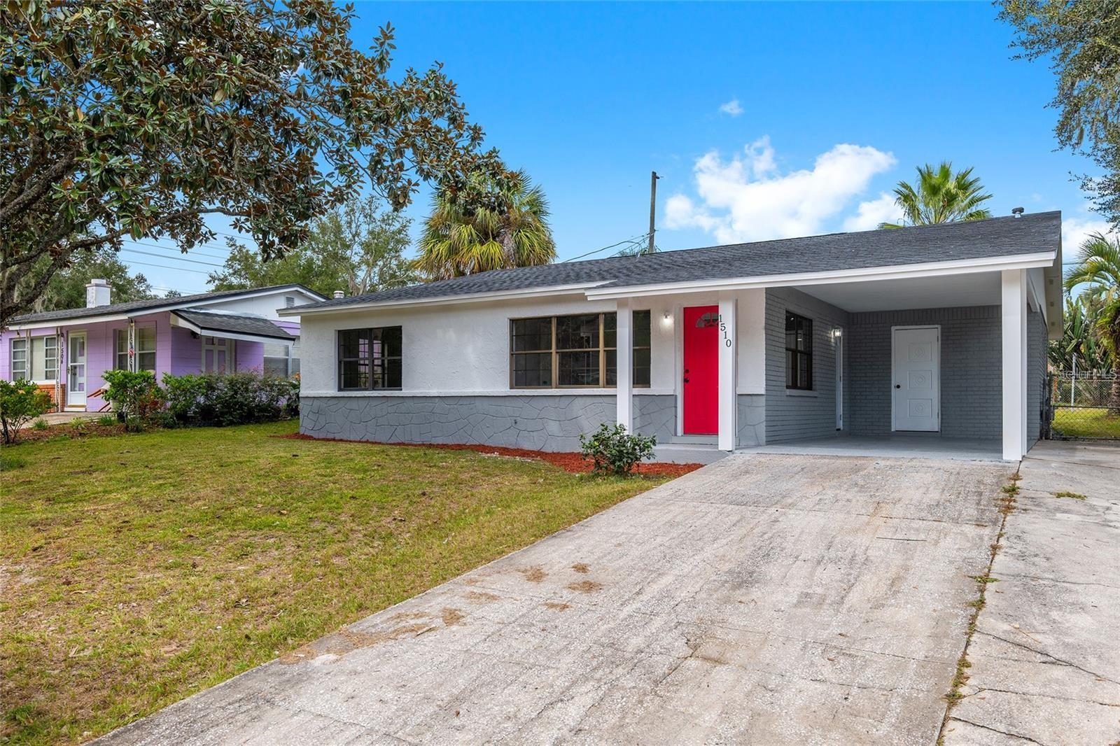 Beautiful fully furnished home 4 bedrooms 2 bathrooms just minutes from University of Florida and ready to start renting.