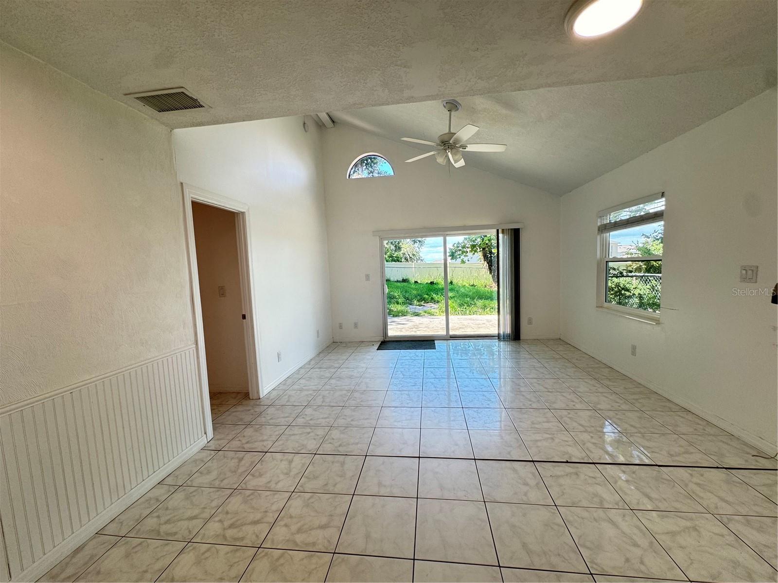 LEESBURG FERNERY - Residential Lease
