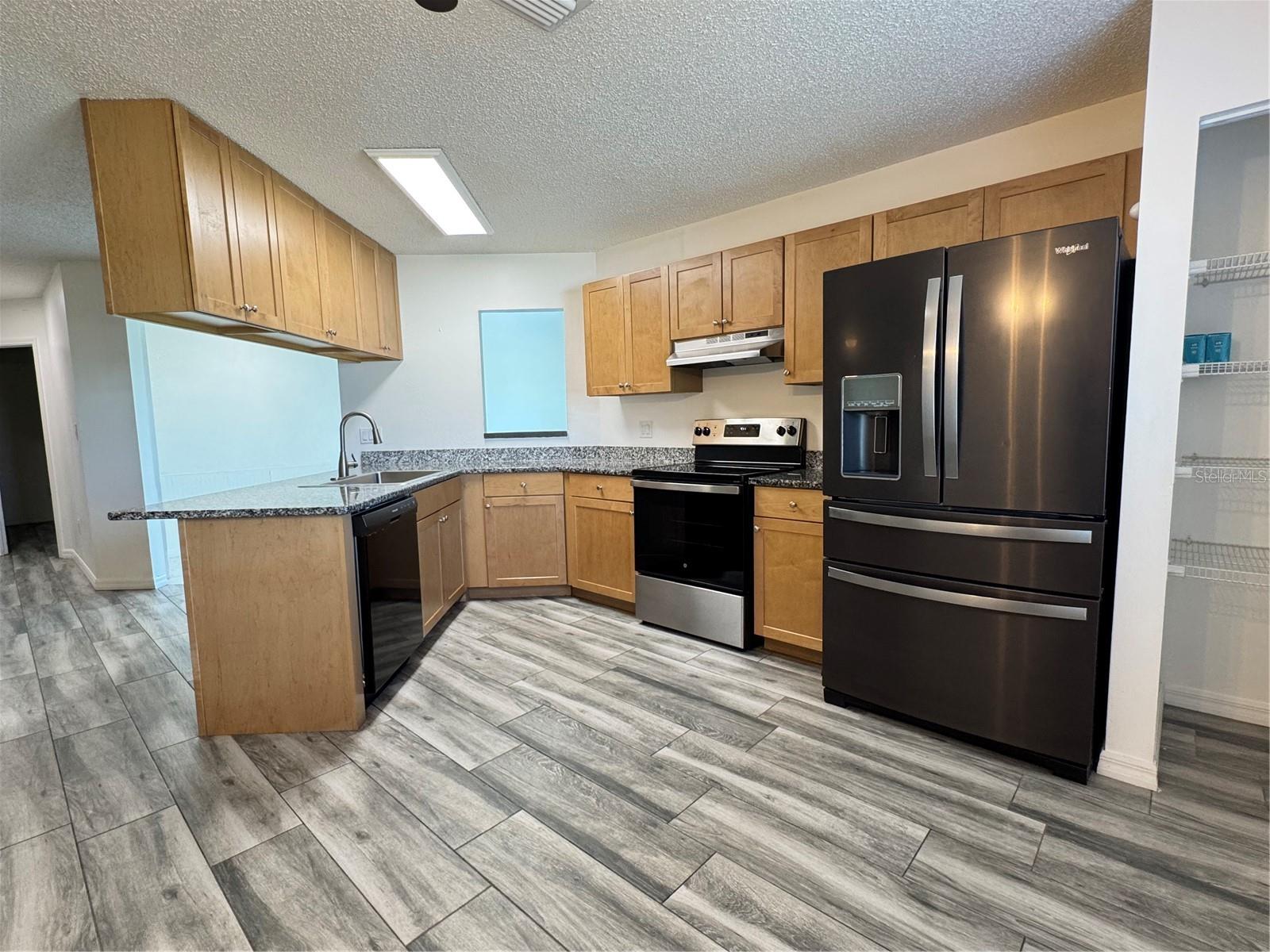 LEESBURG FERNERY - Residential Lease