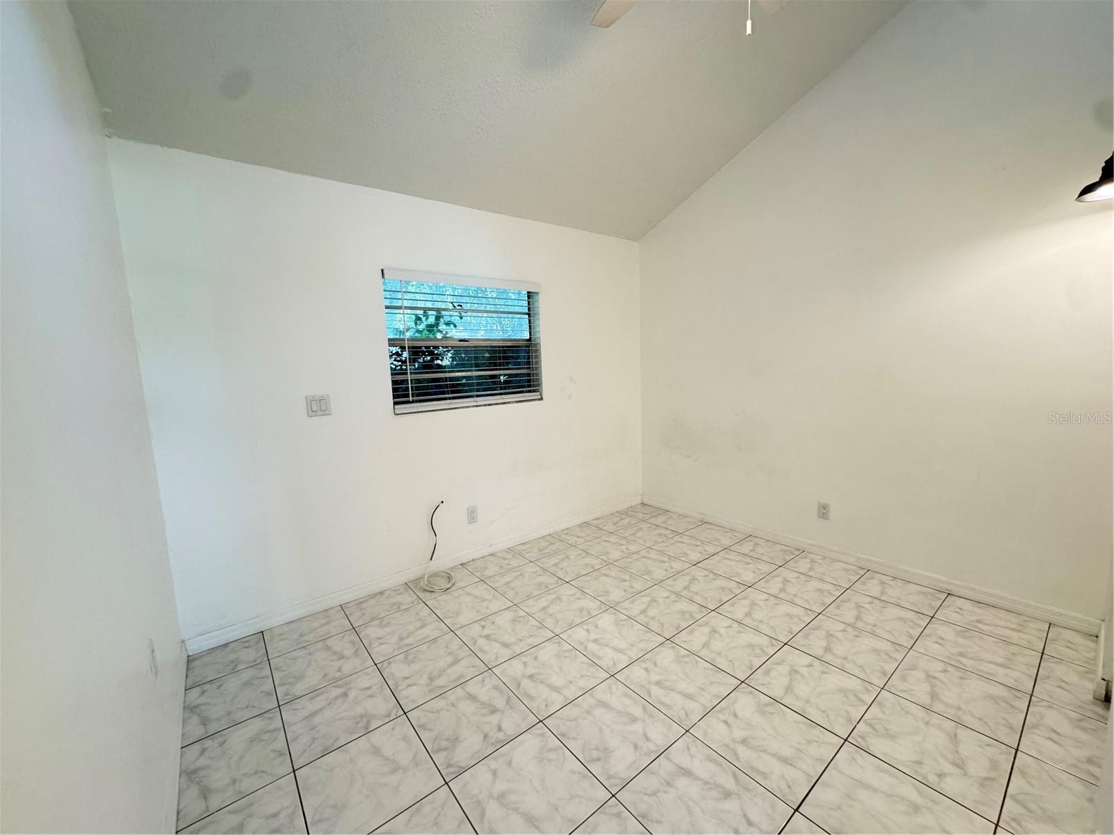 LEESBURG FERNERY - Residential Lease