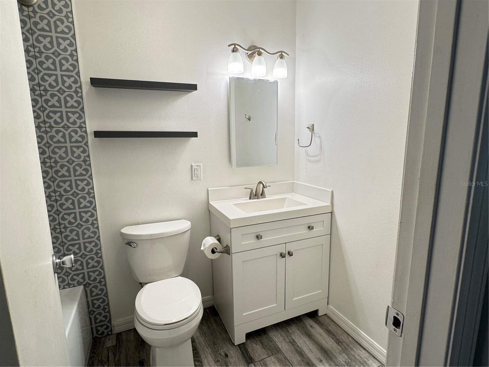 LEESBURG FERNERY - Residential Lease
