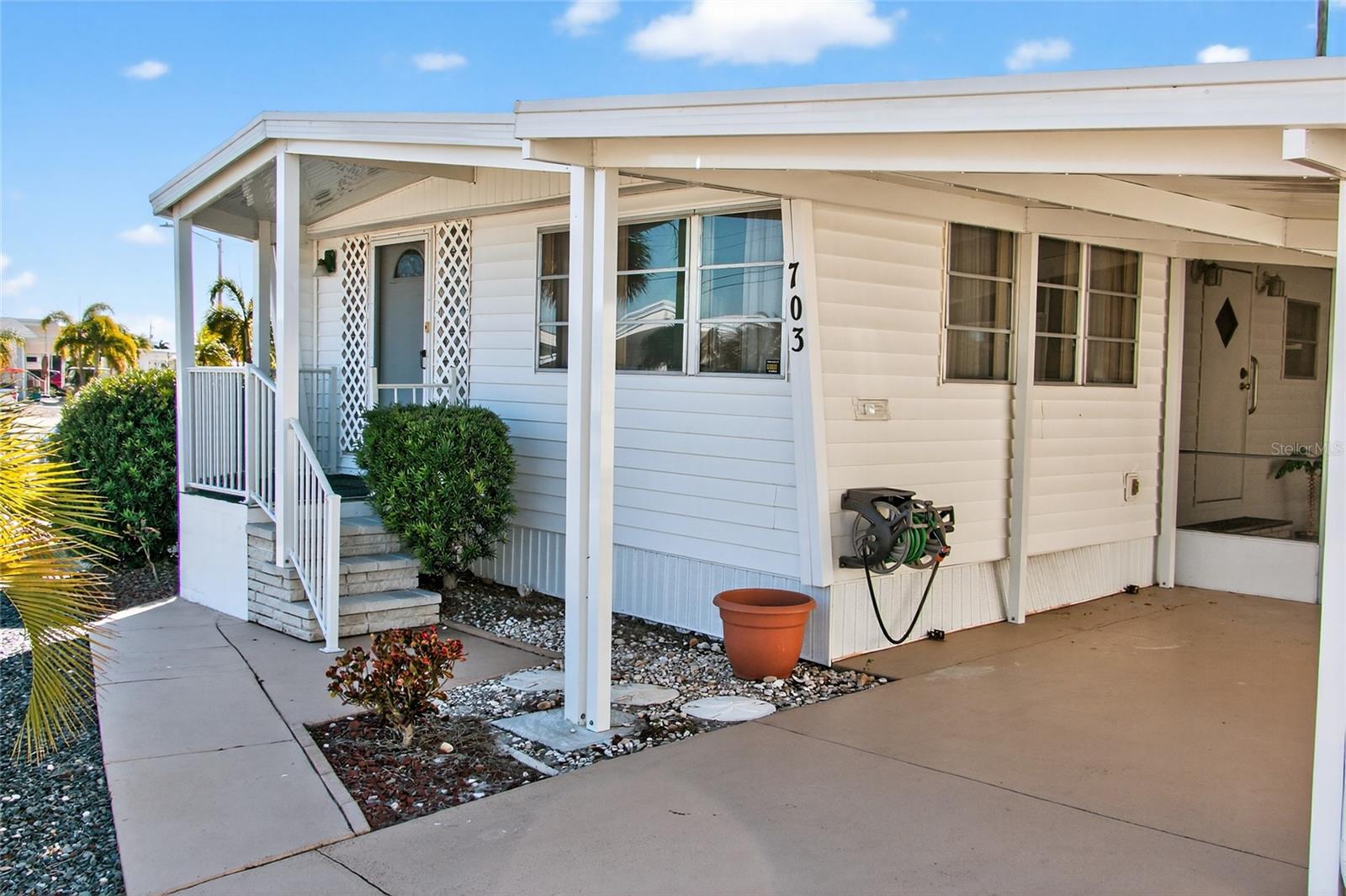 COUNTRY CLUB ESTATES - Residential
