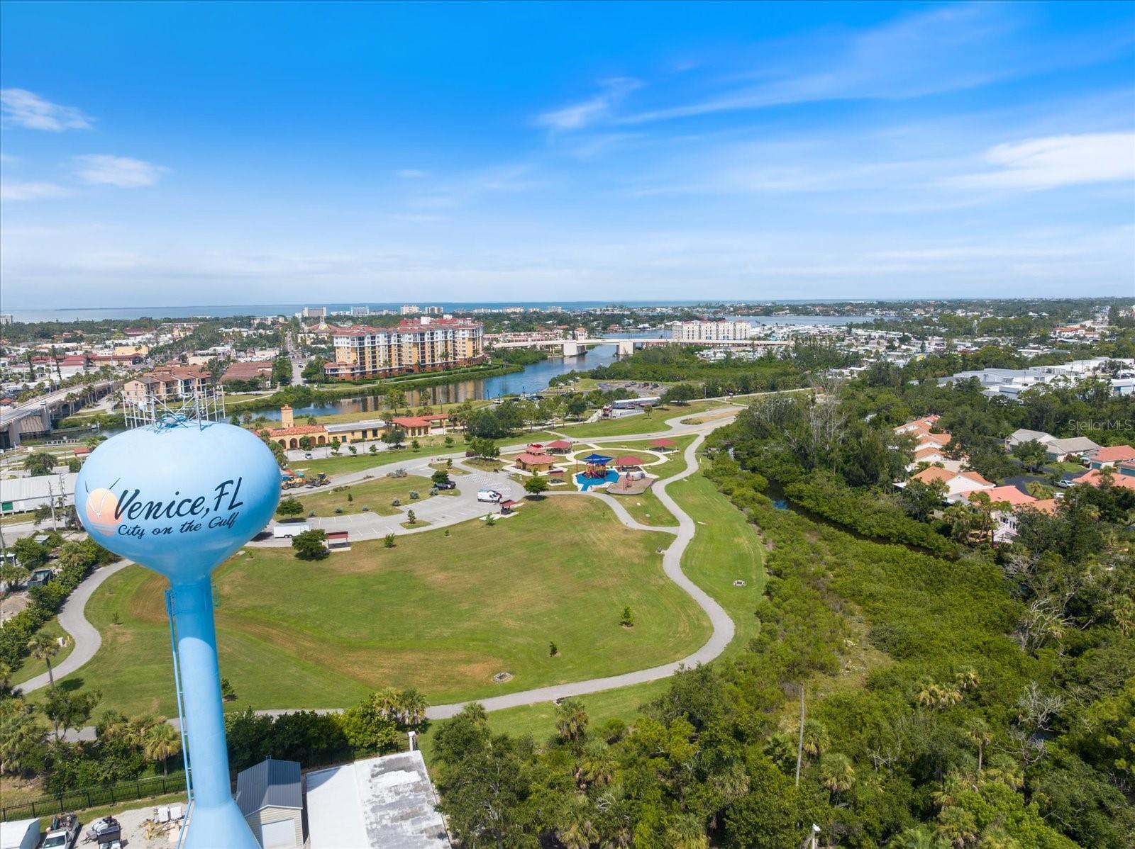 COUNTRY CLUB ESTATES - Residential