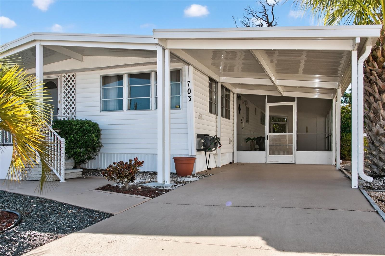 COUNTRY CLUB ESTATES - Residential