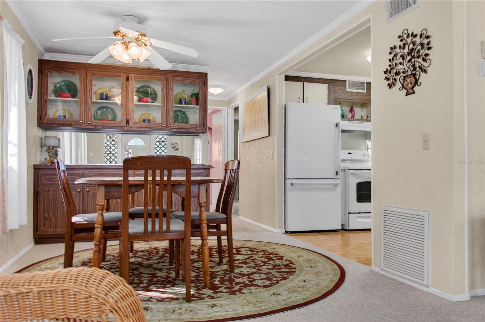 COUNTRY CLUB ESTATES - Residential