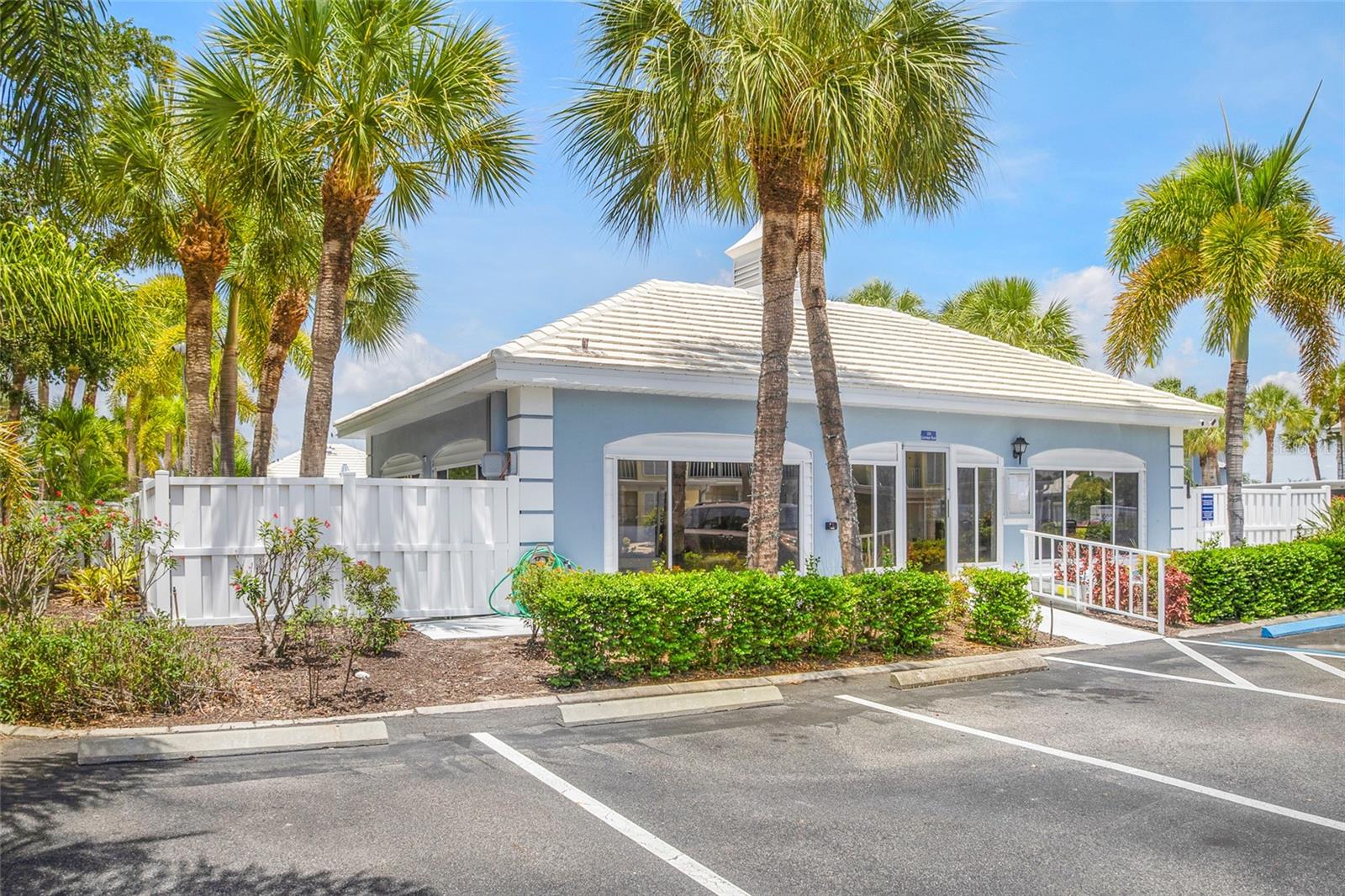PLANTATION GOLF & COUNTRY CLUB - Residential