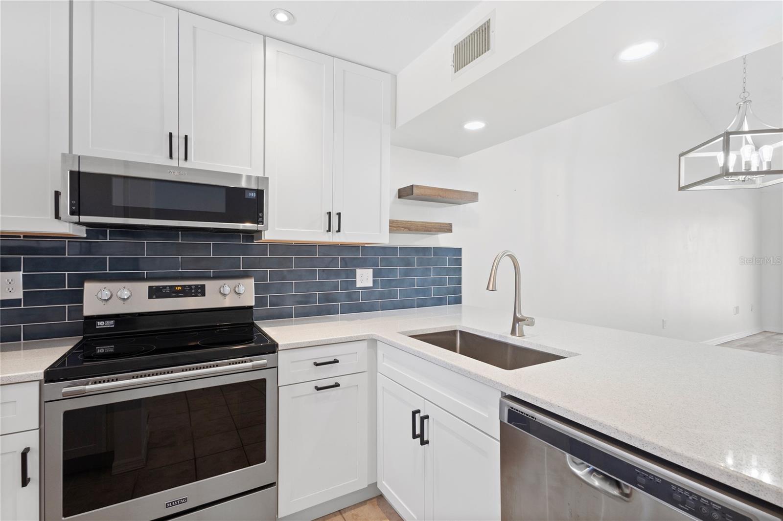 PLANTATION GOLF & COUNTRY CLUB - Residential