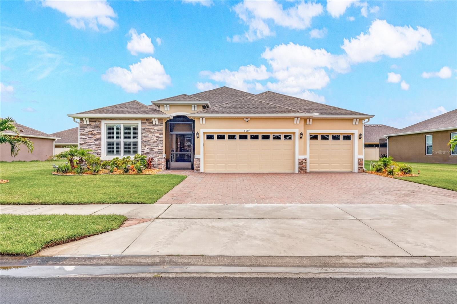 CRYSTAL BAY PH THREE - Residential