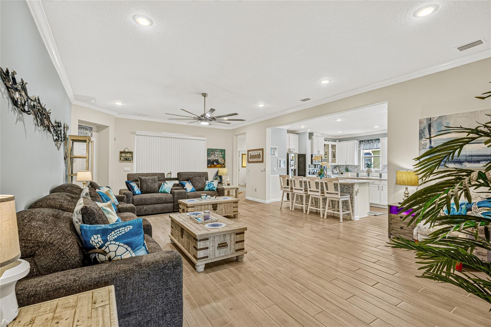 CRYSTAL BAY PH THREE - Residential