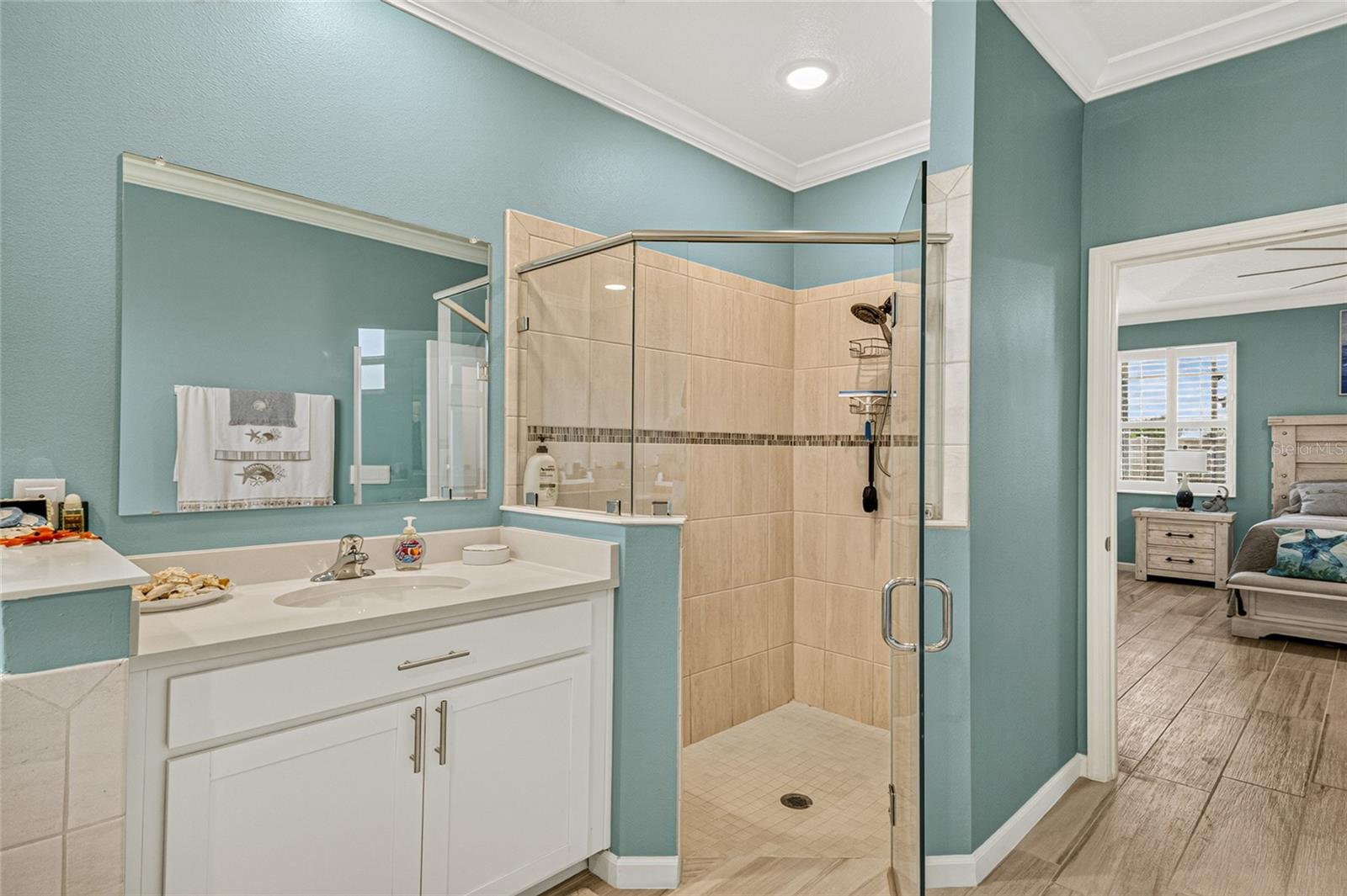 CRYSTAL BAY PH THREE - Residential