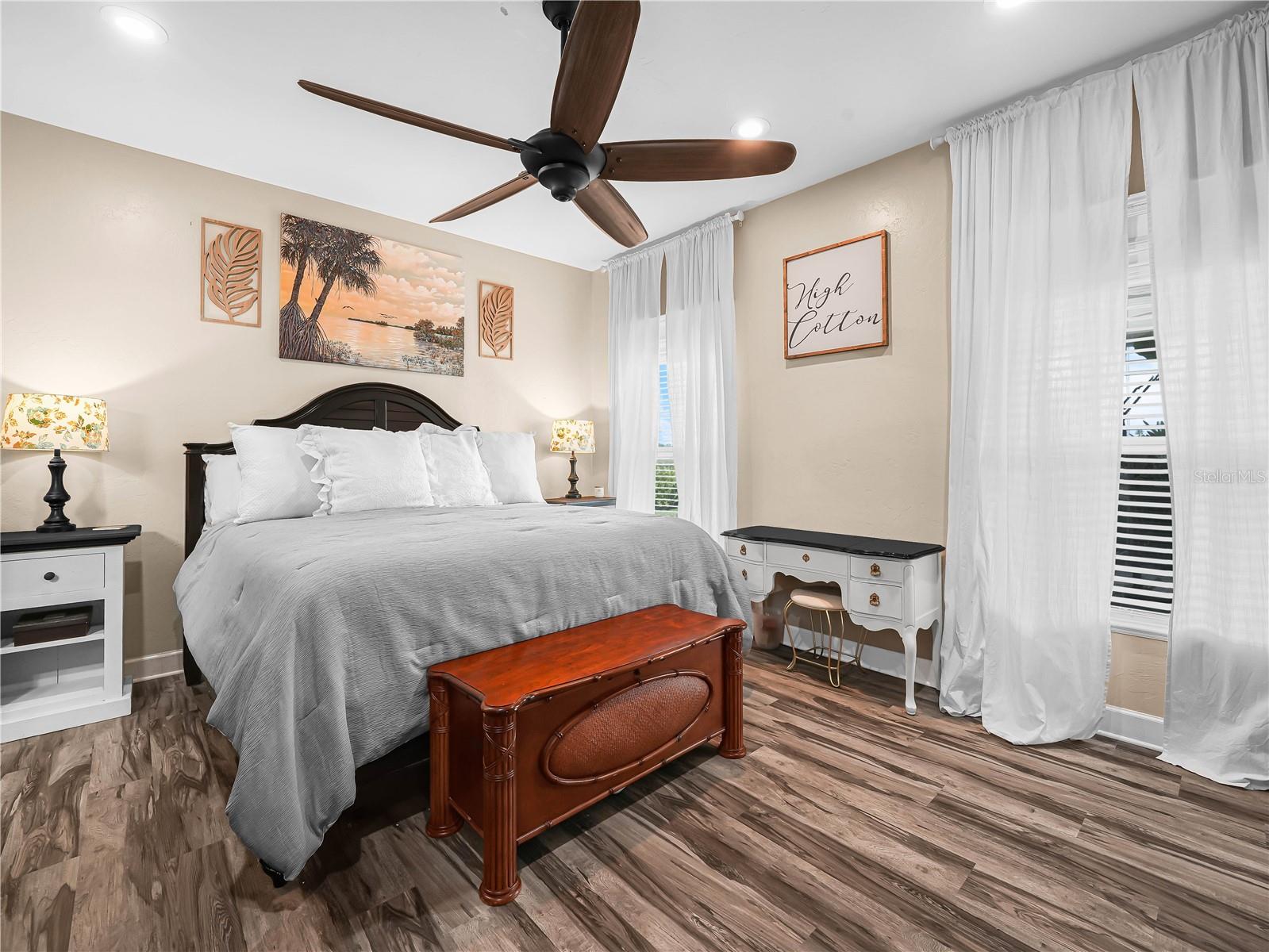 TORREY OAKS VILLAS - Residential