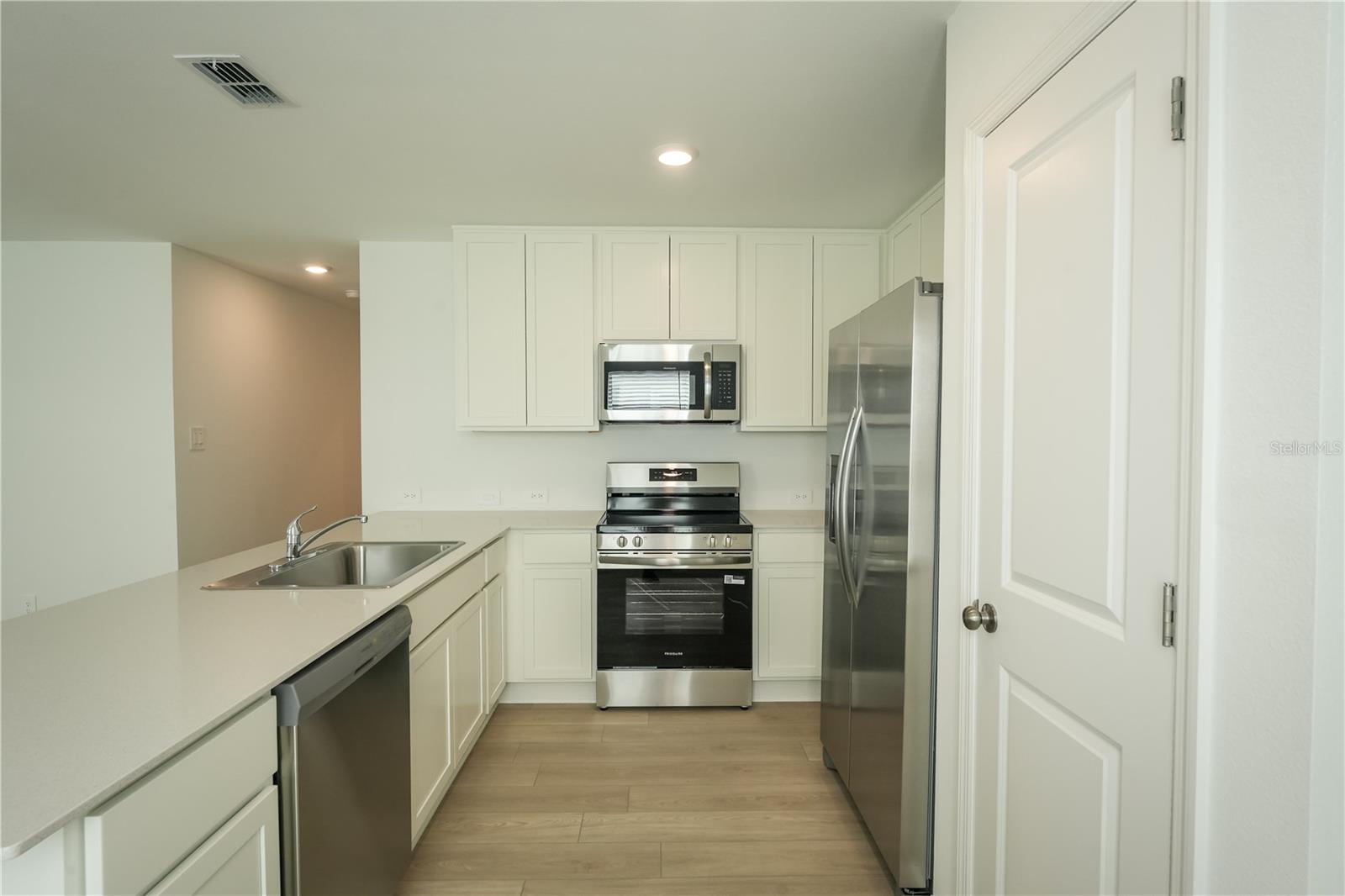WESTVIEW POD B NBRHD 4 - Residential Lease