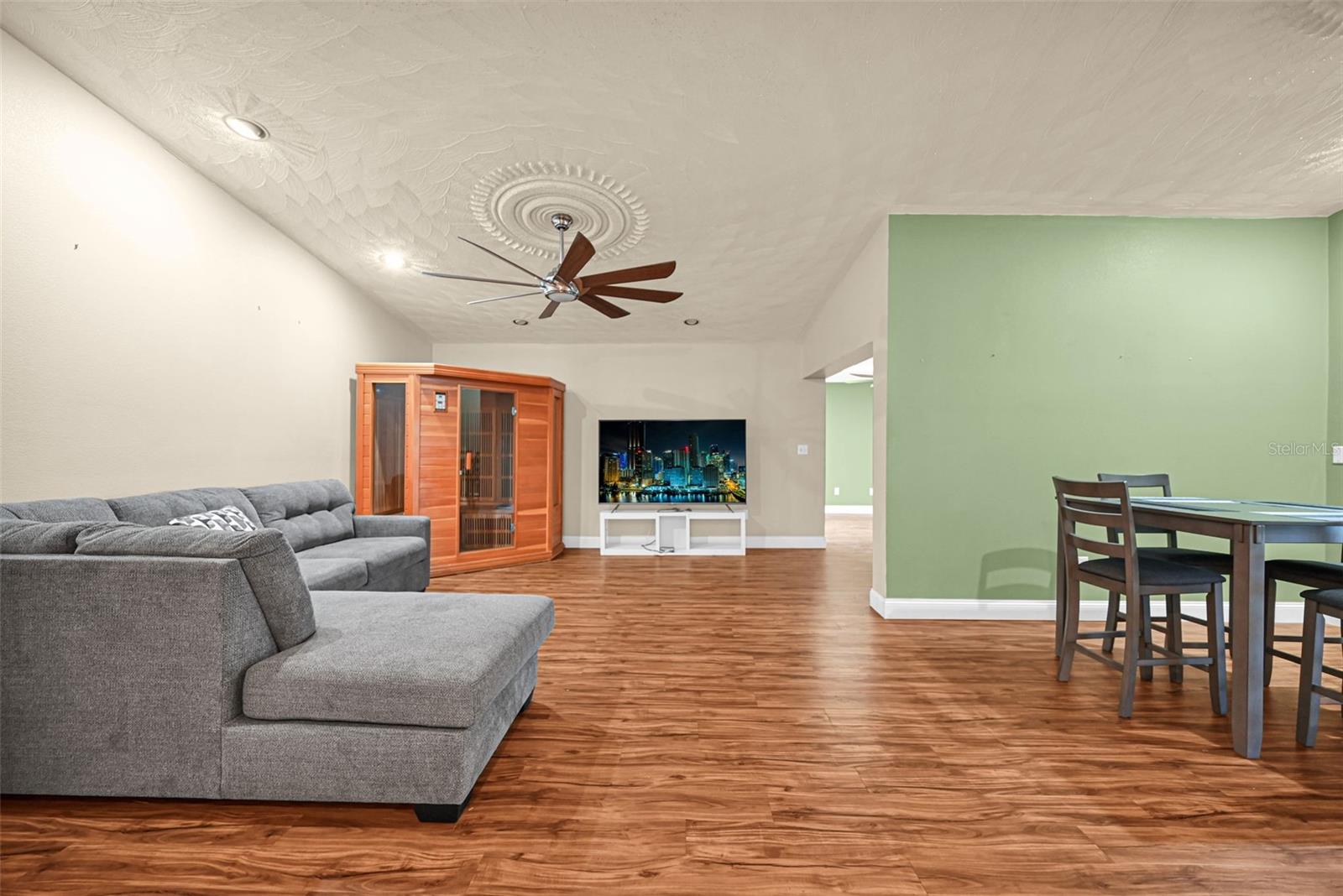MEADOW WOOD MANOR SEC 10 - Residential