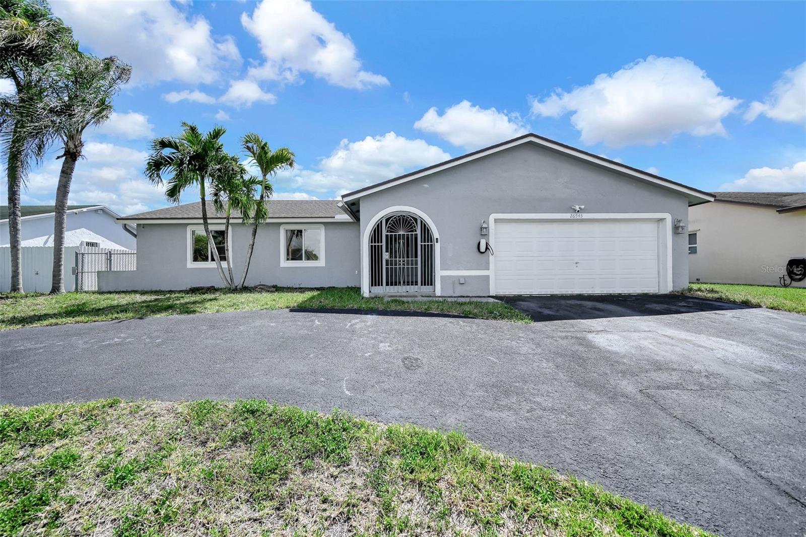 This spacious home features an open layout with plenty of natural light, ideal for both everyday living and entertaining. The backyard is your private oasis with a pool—perfect for relaxing or hosting family and friends.
Located in a quiet residential area with easy access to major roads, shopping, and dining, just minutes from Miami.
:round_pushpin: Don’t miss this opportunity to own a home with no association restrictions and room to enjoy!