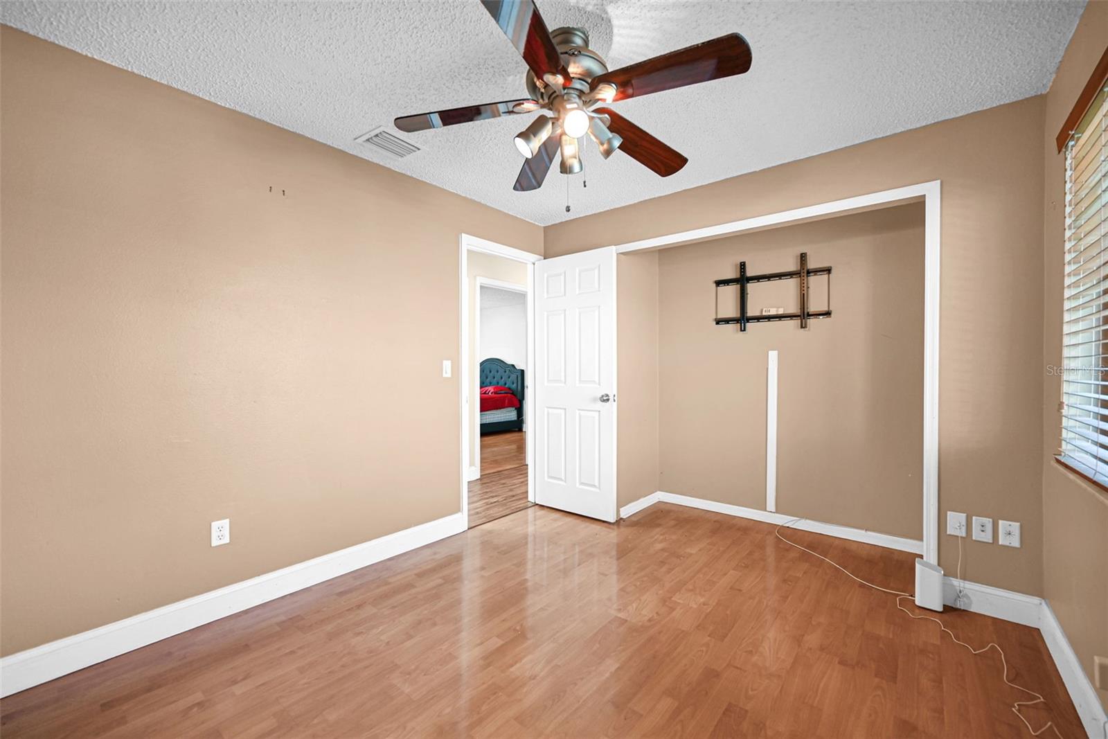 MEADOW WOOD MANOR SEC 10 - Residential