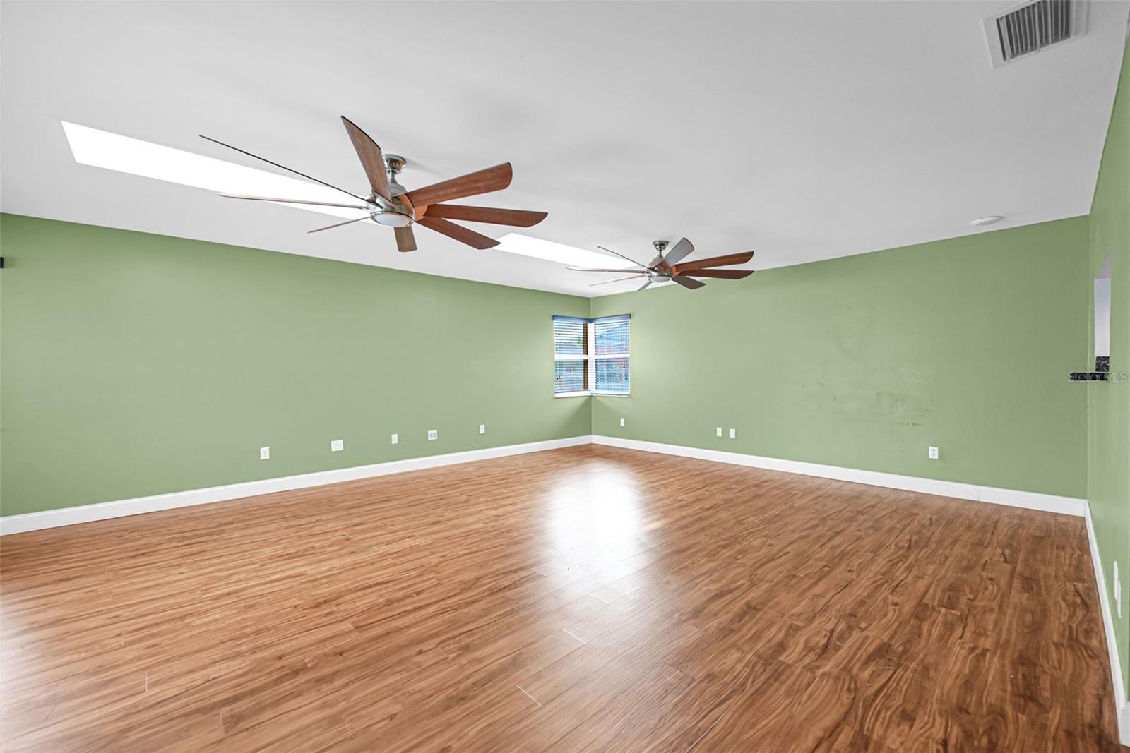 MEADOW WOOD MANOR SEC 10 - Residential