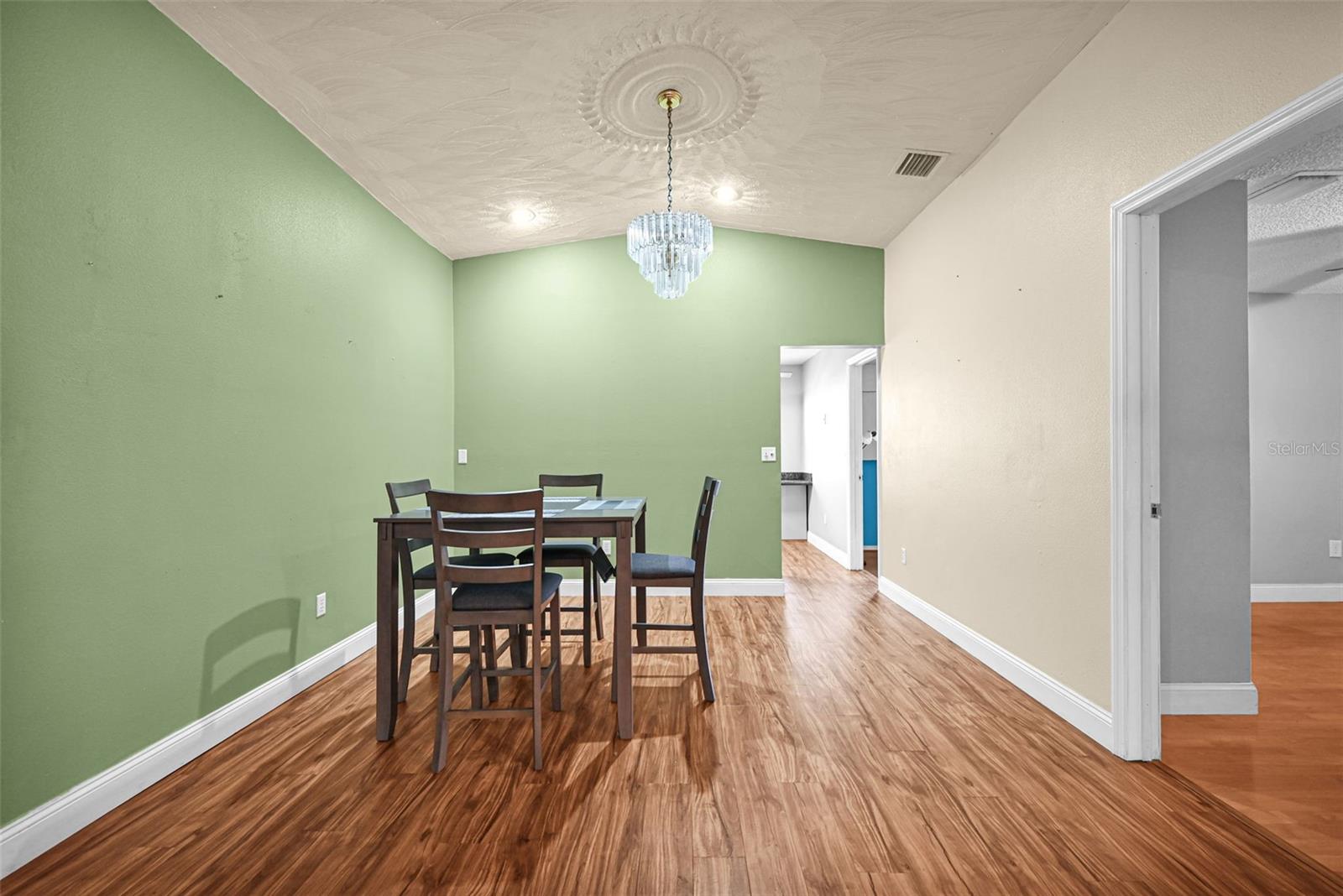 MEADOW WOOD MANOR SEC 10 - Residential