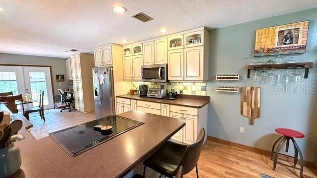 COUNTRY CLUB ESTATES RESUB - Residential