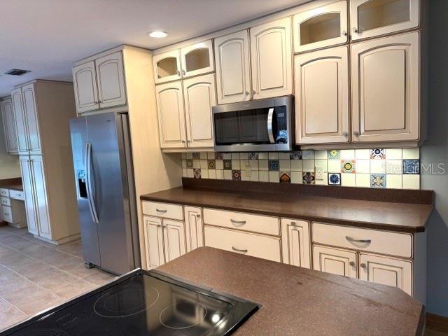 COUNTRY CLUB ESTATES RESUB - Residential