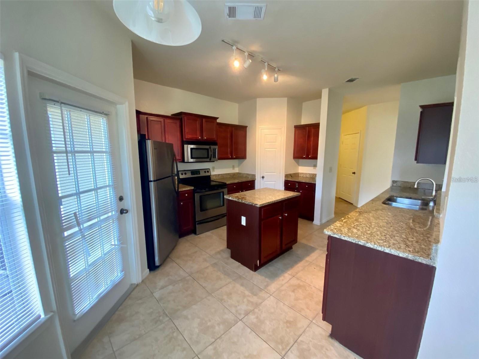 NOTTING HILL A CONDO - Residential Lease