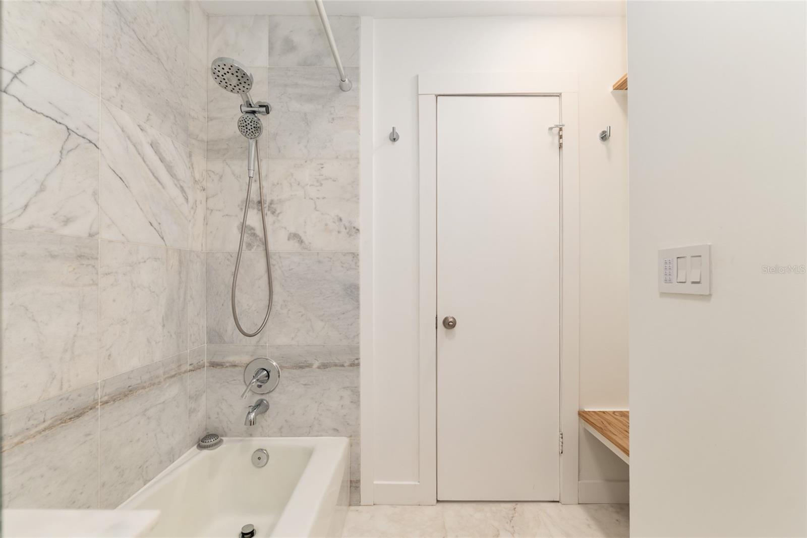 ELLIOT & LENGLE ADDN-HIGHLAND HEIGHTS - Residential