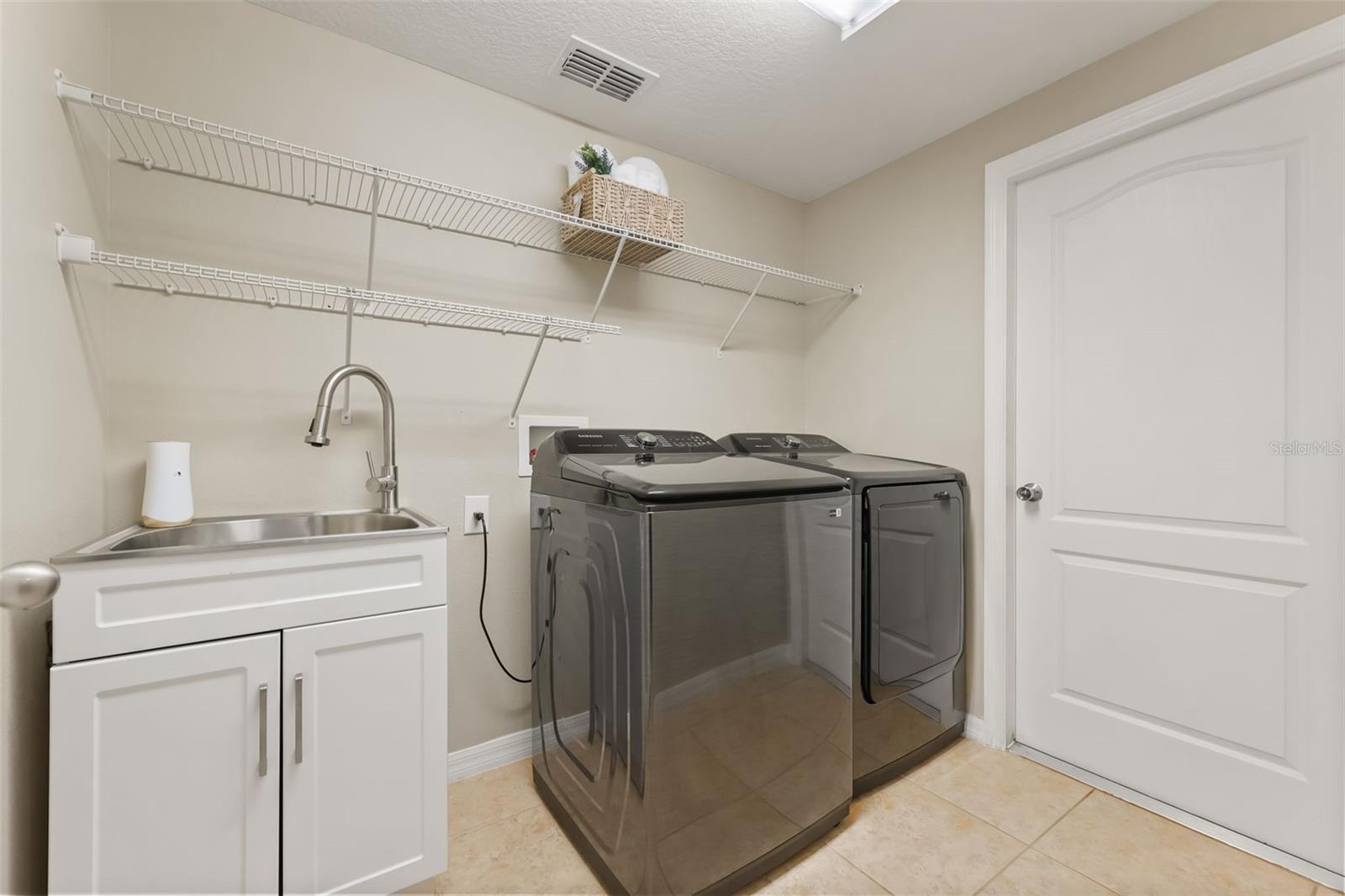 SHINGLE CREEK RESERVE AT THE OAKS PH 6 - Residential