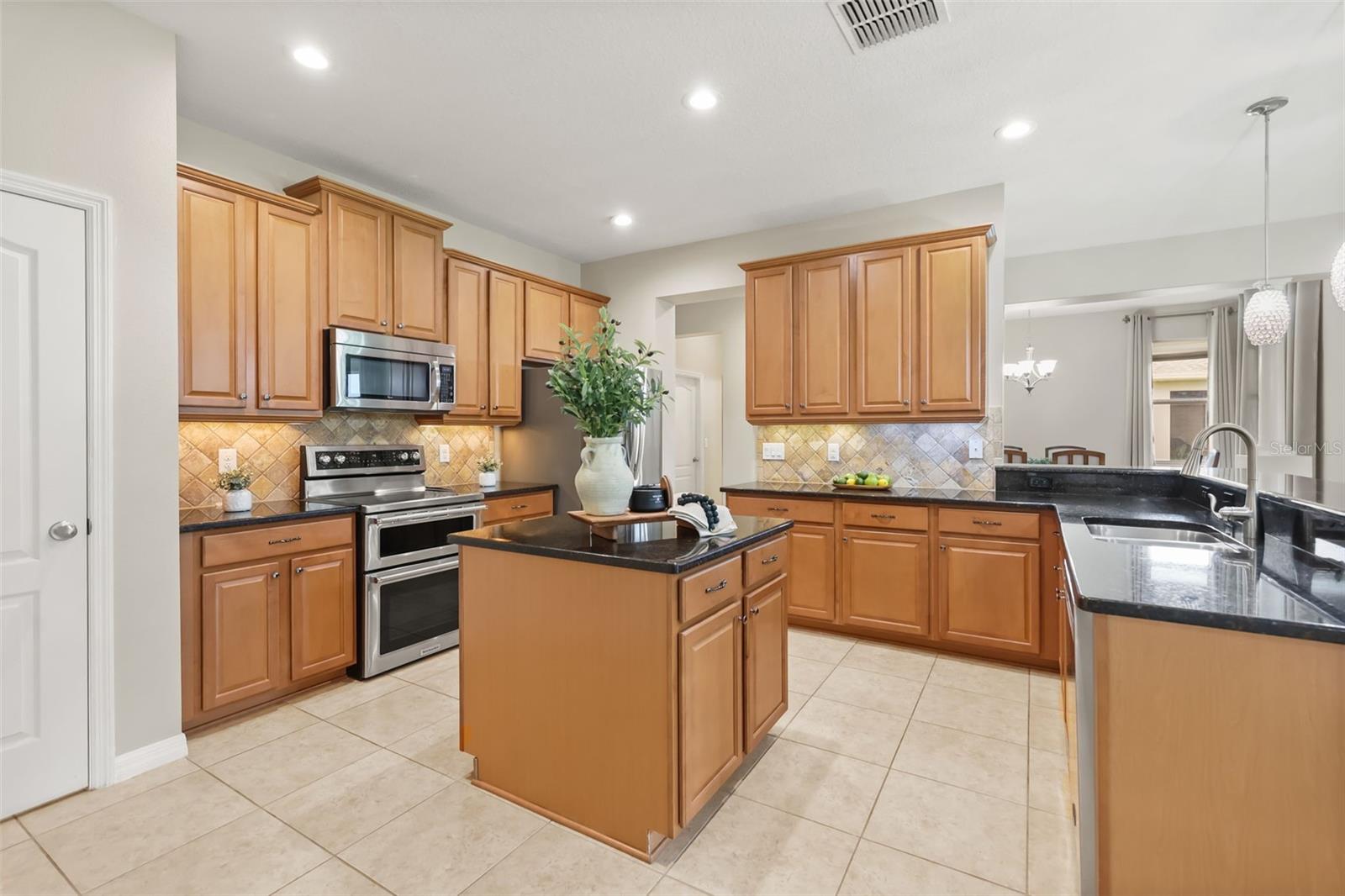 SHINGLE CREEK RESERVE AT THE OAKS PH 6 - Residential