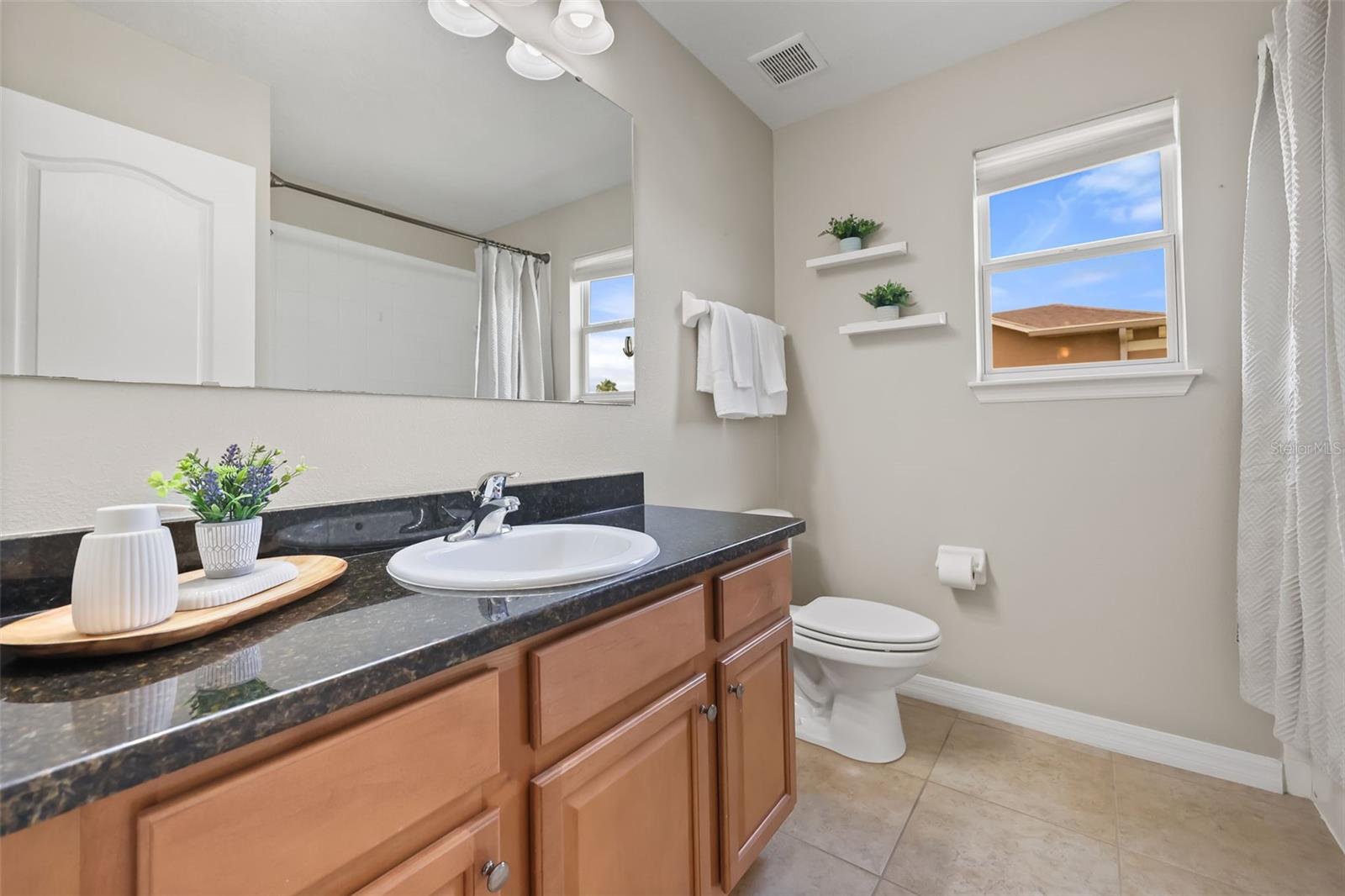 SHINGLE CREEK RESERVE AT THE OAKS PH 6 - Residential