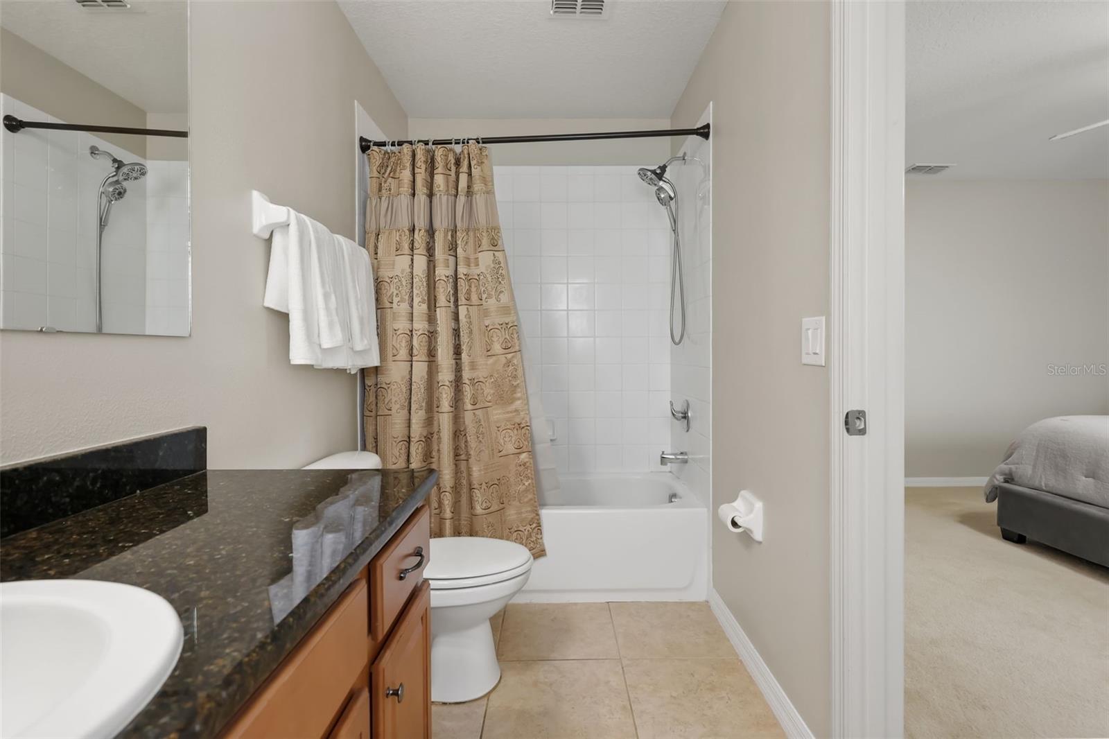SHINGLE CREEK RESERVE AT THE OAKS PH 6 - Residential
