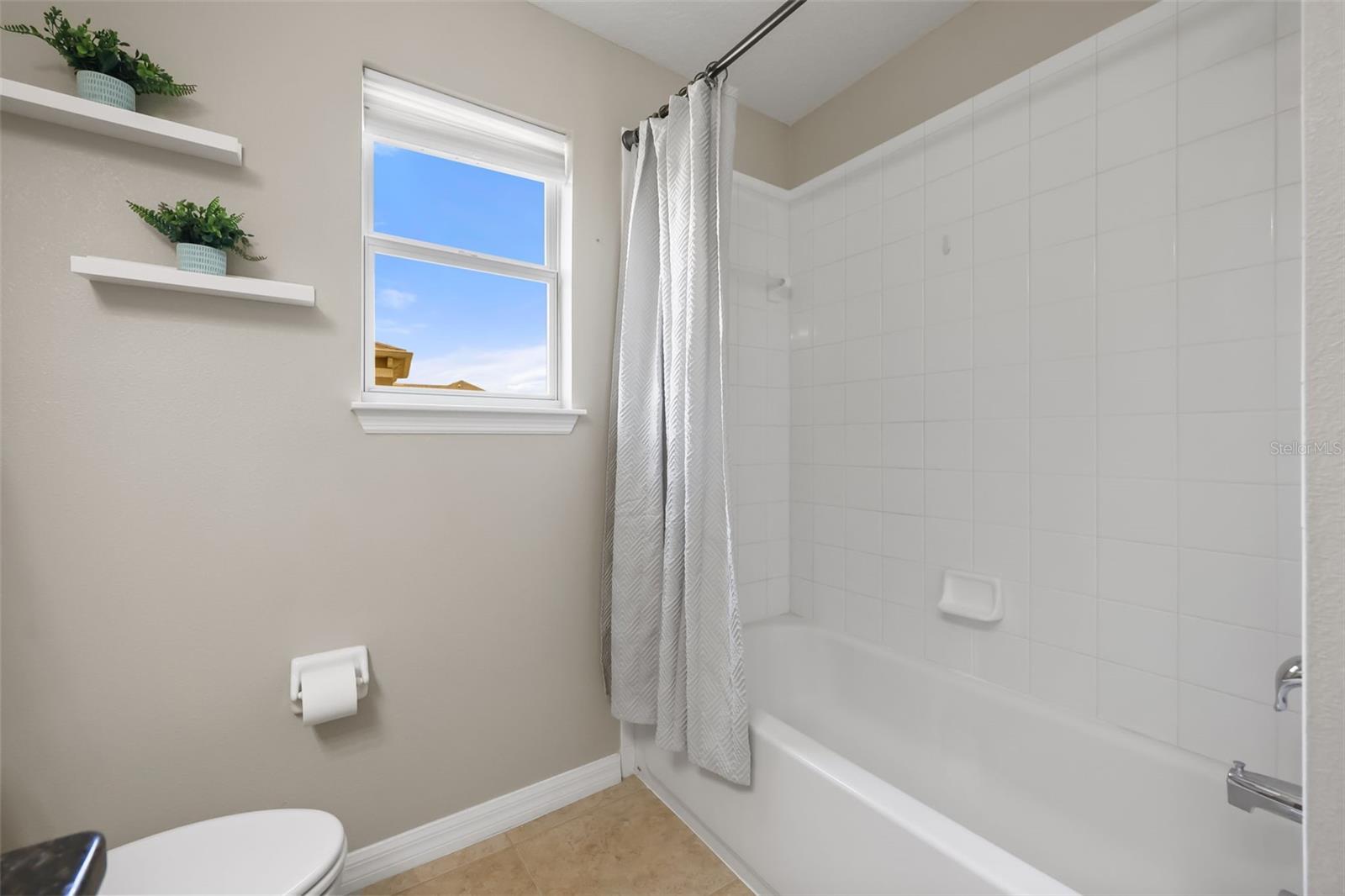 SHINGLE CREEK RESERVE AT THE OAKS PH 6 - Residential