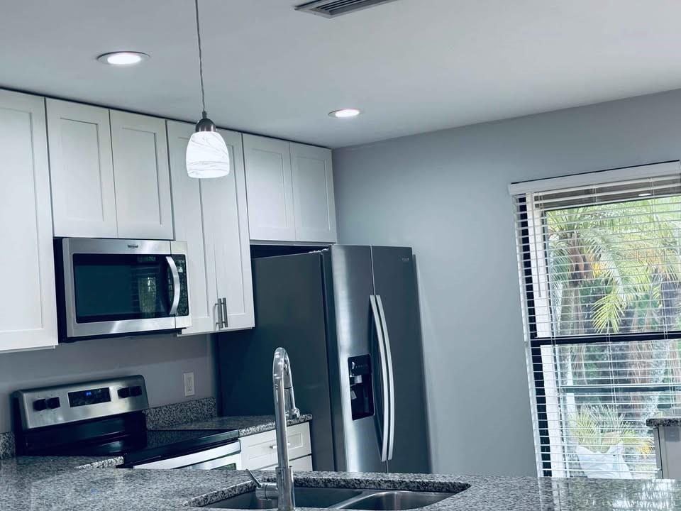 VILLAS OF BEACON GROVES - Residential Lease
