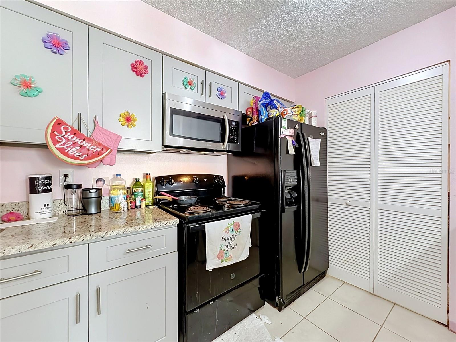 TRADE WINDS A METRO WEST - Residential