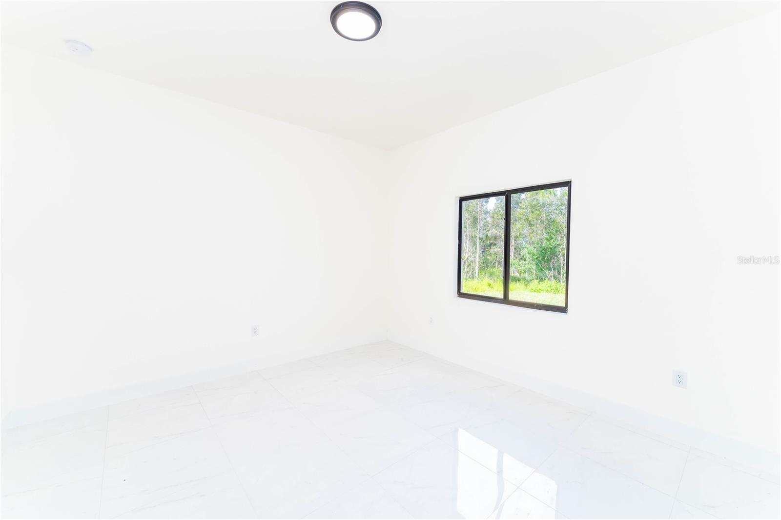 LEHIGH ESTATES - Residential Income