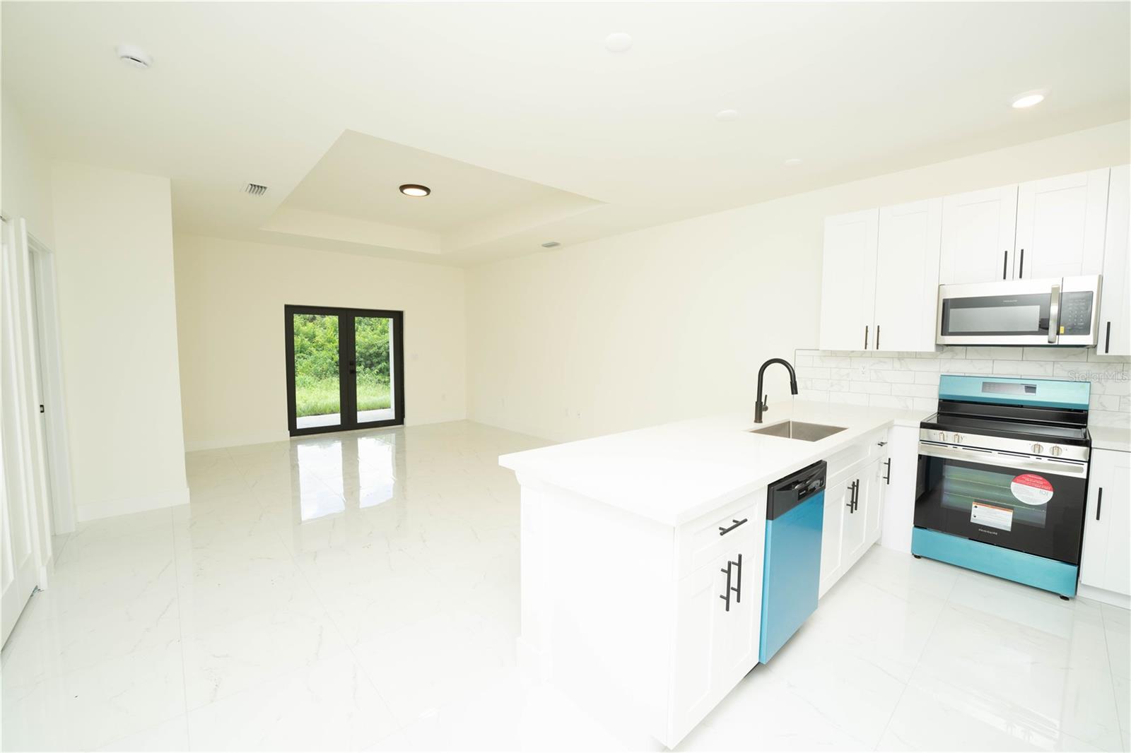 LEHIGH ESTATES - Residential Income