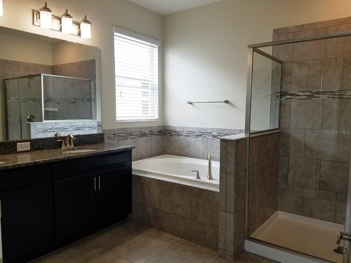OAKS/MOSS PARK - Residential Lease