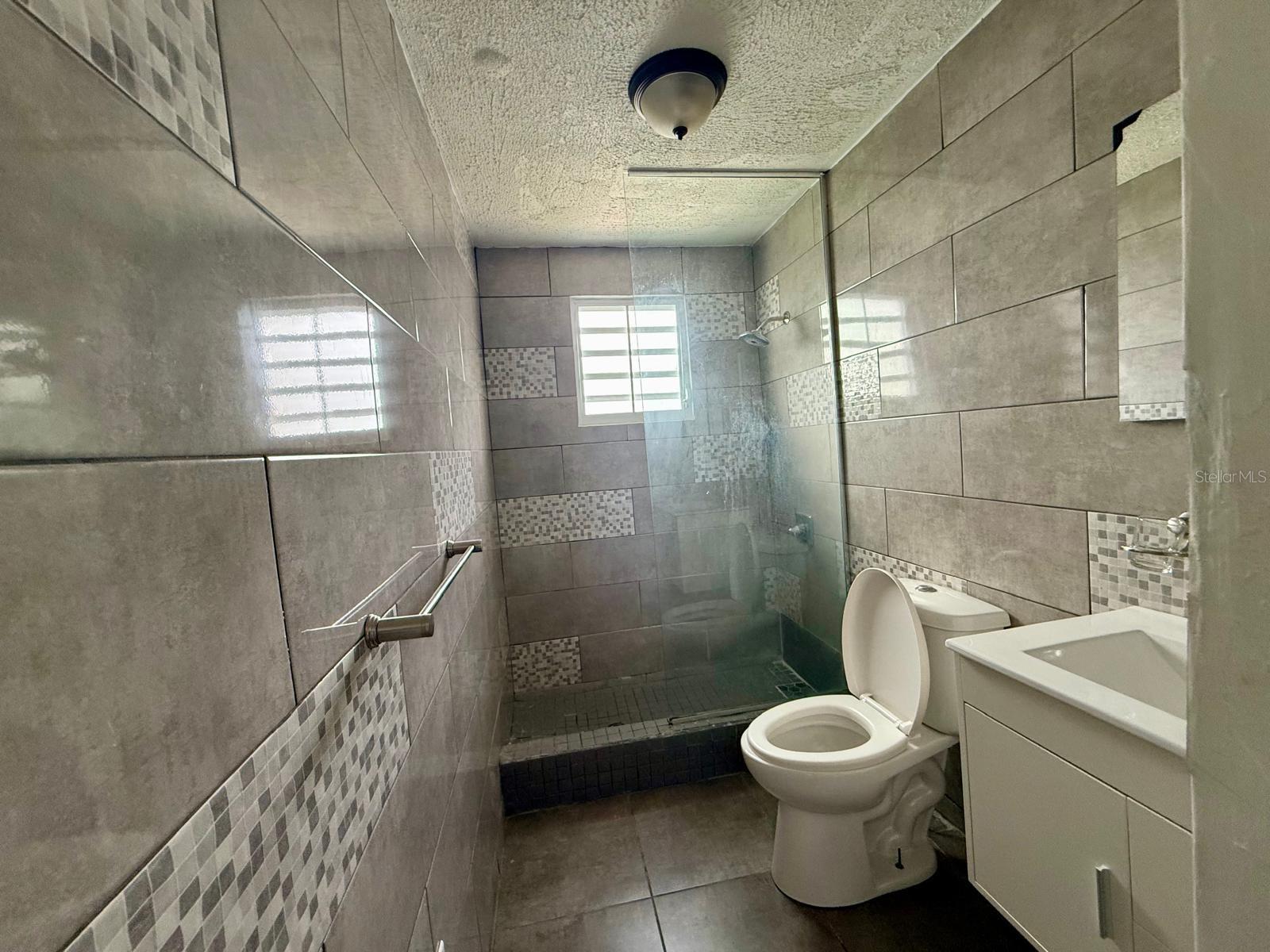 COM. SANDIN - Residential Lease