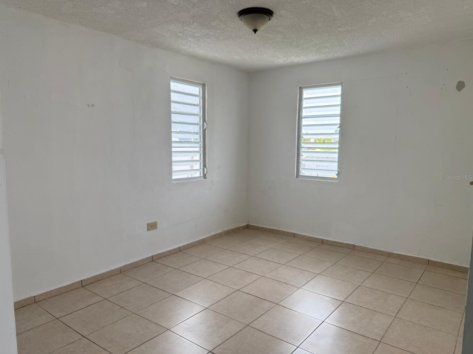 COM. SANDIN - Residential Lease