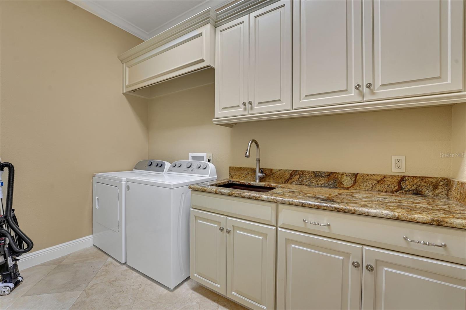 ALAQUA LAKES - Residential
