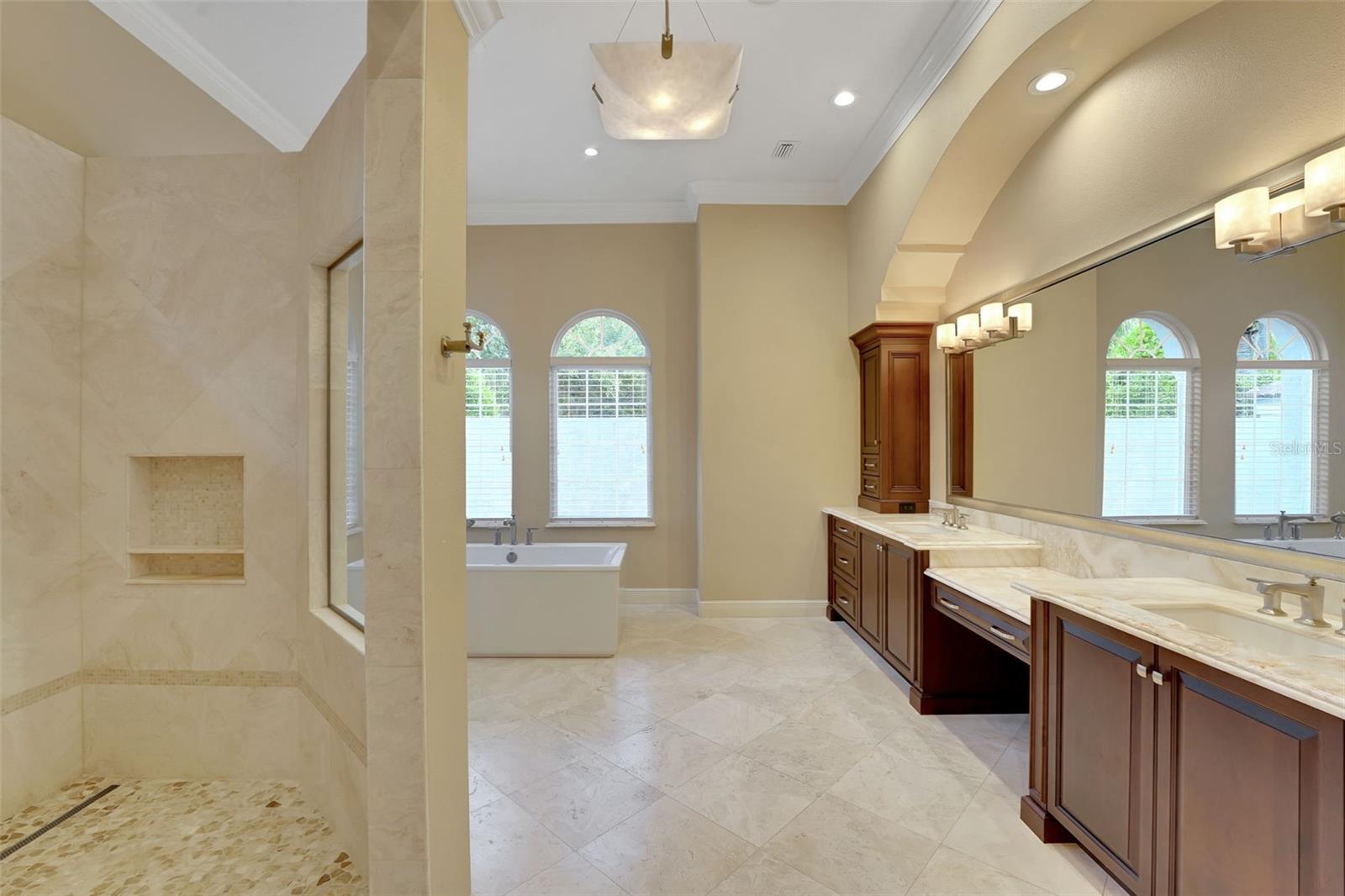 ALAQUA LAKES - Residential
